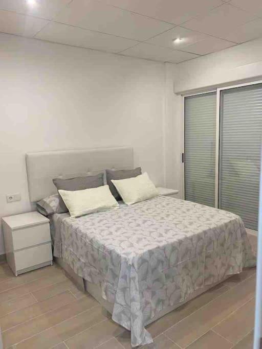 Planta Baja Moderna Y Nueva A Estrenar En El Centro Ciudad 2 Habitaciones Y 2 Banos Elche Exterior foto